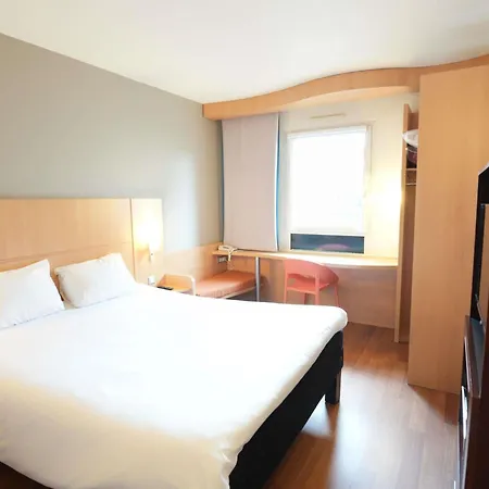 Ibis Vitre Centre Hotel Exterior photo
